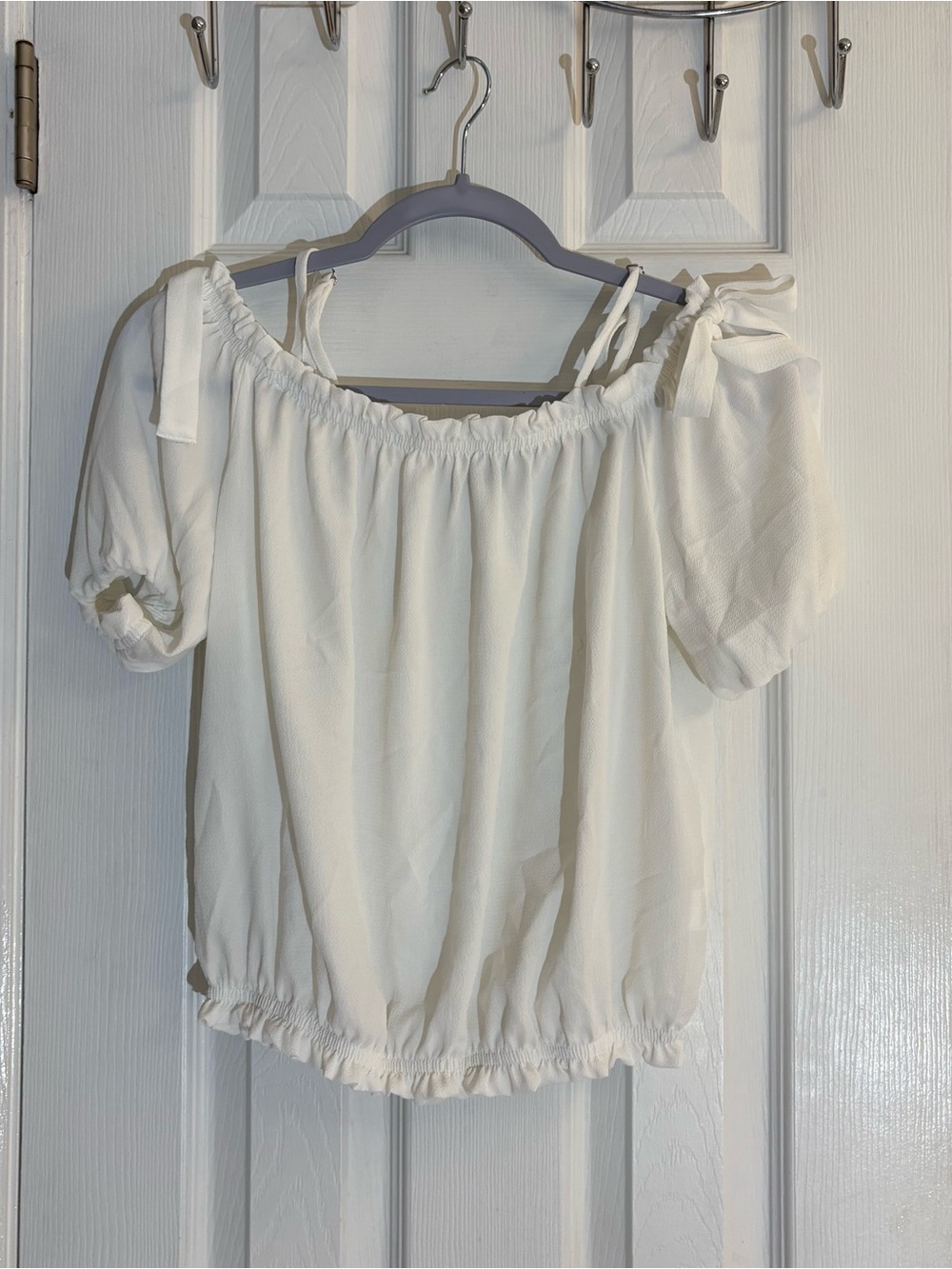 IRIS Women's White Cold Shoulder Off-The-Shoulder Blouse Top Size M Bow Straps.